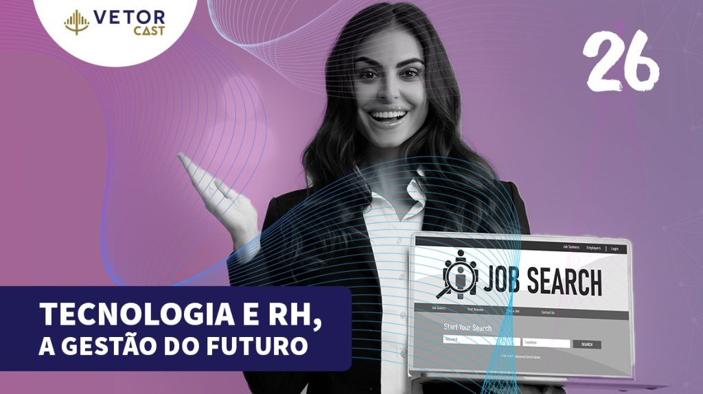 Mulher sorridente com roupa social, segurando um notebook na mão esquerda com a tela virada para a frente apresentando os dizeres "Job Search"